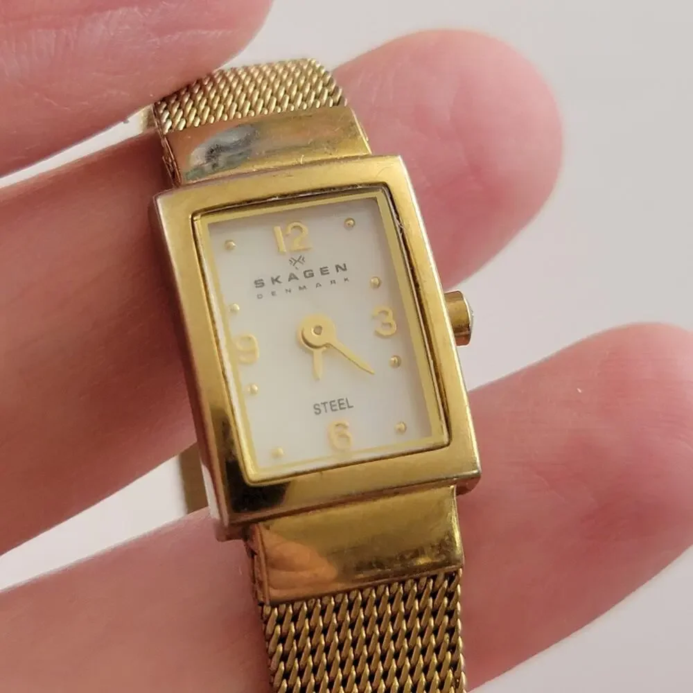 Skagen Womens Watch White Dial 18mm Gold Case Gold Mesh Bracelet Quartz
